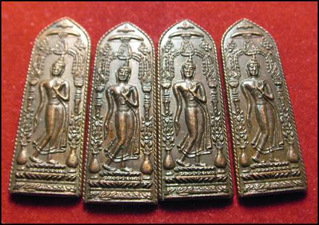 พระกำแพง 4องค์ เนื้อทองแดง 