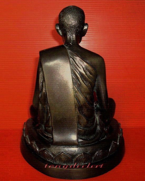 รูปหล่อบูชาหลวงปู่ขาว อนาลโย วัดถ้ำกลองเพล จ.อุดรธานี สวยมากค่ะ