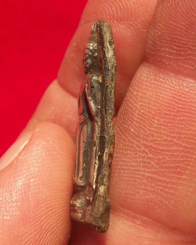 พระปางห้ามสมุทรเนื้อว่านหน้าเงิน กรุกำแพงเพชร องค์เดียวในโลก