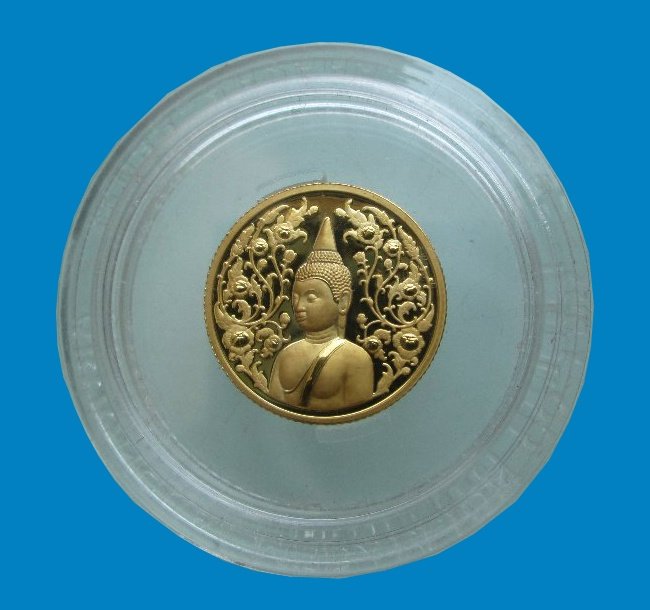 เหรียญหลวงพ่อพระพุทธโสธรรุ่นสร้างอุโบสถปี45 เนื้อทองแดงนอกหลอมพิเศษ พระสวยมากพร้อมใบรับรองครับ