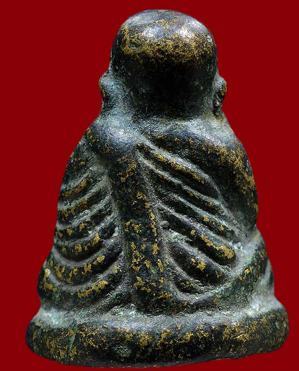  หลวงพ่อเงิน วัดบางคลาน จังหวัด พิจิตร รุ่นปืนแตก พิมพ์เศียรกลม ปี ๒๕๒๘ (๑) 