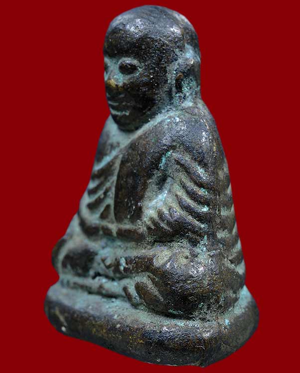  หลวงพ่อเงิน วัดบางคลาน จังหวัด พิจิตร รุ่นปืนแตก พิมพ์เศียรกลม ปี ๒๕๒๘ (๒) 