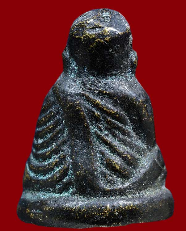  หลวงพ่อเงิน วัดบางคลาน จังหวัด พิจิตร รุ่นปืนแตก พิมพ์เศียรกลม ปี ๒๕๒๘ (๓) 