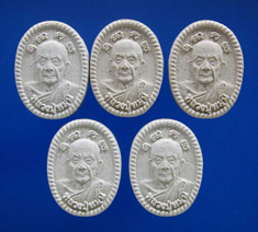 พระผงดวงเศรษฐี หลวงปู่หมุน ฐิตสิโล รุ่นหมุนเงินทองดีเฮง ปี 2556 5องค์ เบาๆเคาะเดียว!!! เนื้อผงเก่า