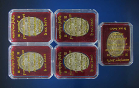 พระผงดวงเศรษฐี หลวงปู่หมุน ฐิตสิโล รุ่นหมุนเงินทองดีเฮง ปี 2556 5องค์ เบาๆเคาะเดียว!!! เนื้อผงเก่า