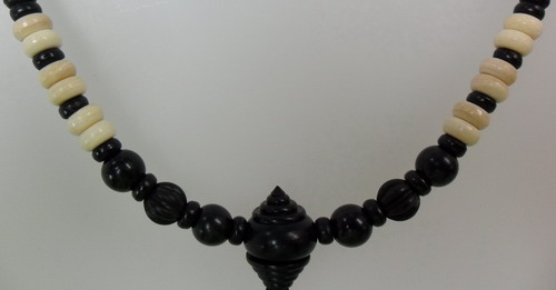 สร้อยมงคลจากธรรมชาติครับ สวย ขลัง เท่ห์ๆ เหมาะกับห้อยพระองค์โปรดครับ...