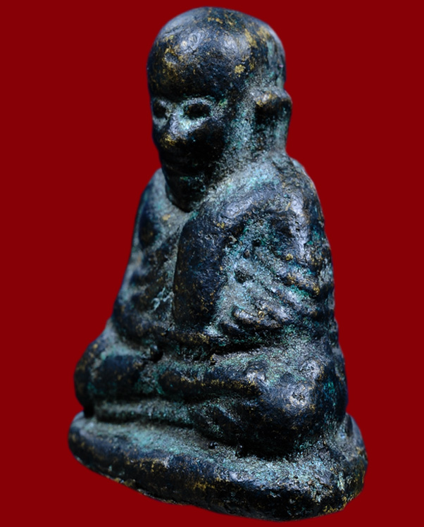  หลวงพ่อเงิน วัดบางคลาน จังหวัด พิจิตร รุ่นปืนแตก พิมพ์นิยมเศียรโต  ปี ๒๕๒๘  (๒)