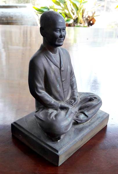 รูปเหมือนบูชาคุณแม่บุญเรือน วัดอาวุธ กรุงเทพฯ