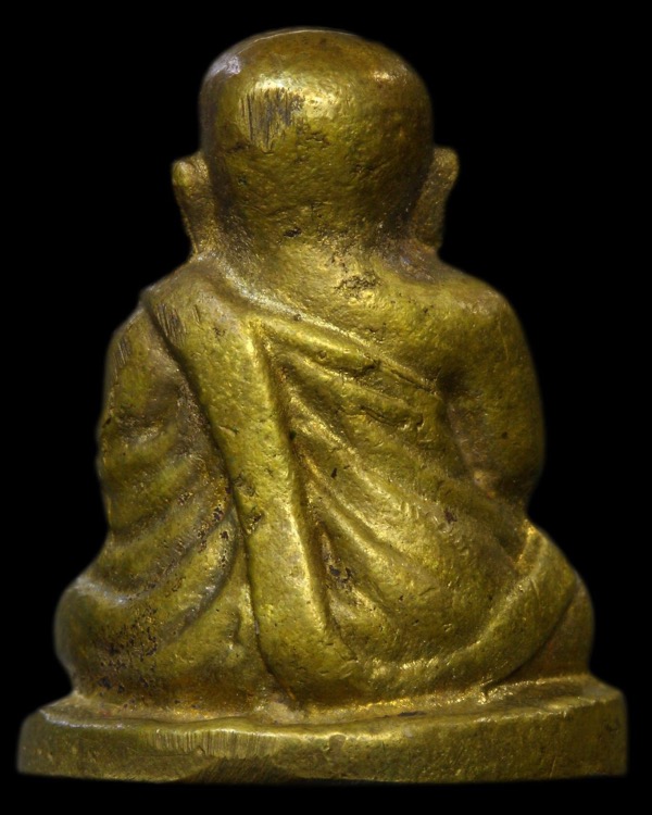 รูปหล่อหลวงพ่อเงิน บางคลานรุ่นช้างคู่เนื้อทองเหลือง วัดท้ายน้ำ ปี2526 สวยเดิมแตกนิยม ไม่มีกล่อง