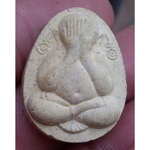 พระปิดตาหลวงพ่อสมชาย วัดเขาสุกิม จันทบุรี รุ่นรวยเงินล้าน