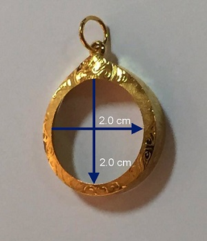 กรอบทองคำ*งานแกะมือสำหรับใส่เหรียญสตางค์หลวงปู่สีหรือคณาจารย์อื่นที่มีขนาดใกล้เคียง หนัก 0.69 