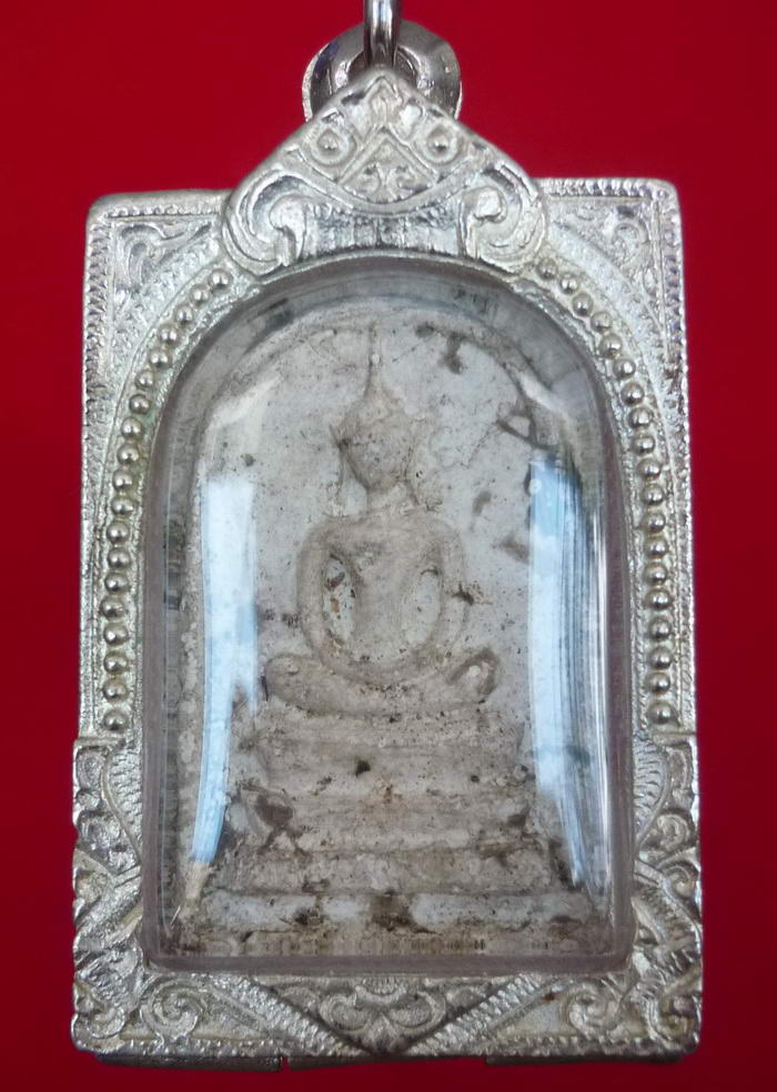 พระสมเด็จพิมพ์ใหญ่ เนื้อผงผสมมวลสารเก่า หลวงพ่อกวย วัดโฆสิตาราม จ.ชัยนาท อธิษฐานจิตปลุกเสก 