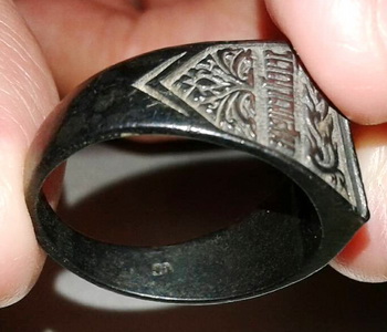 แหวนพระรัตนจักรรุ่นแรกเนื้อเงิน หลวงปู่ชื้น วัดญาณเสน จ.อยุธยา(หายาก)