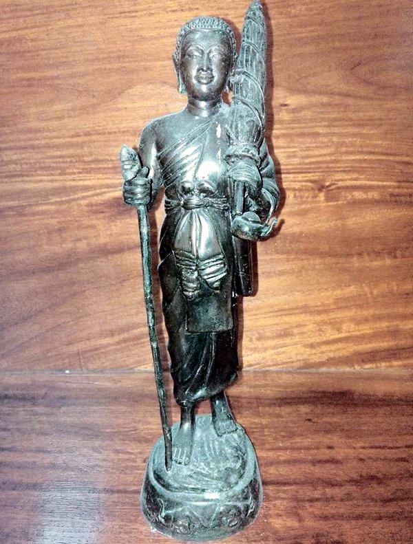 พระบูชาสิวลี หลวงพ่อเขียน ขนฺธสโร รุ่นสร้างโรงเรียนวัดกระทิง เขาคิชฌกูฏอายุ83ปี จ.จันทบุรี สูง12นิ้ว