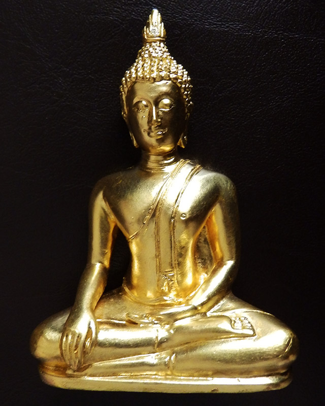 พระพุทธสิงหธรรมมงคล หลังภปร. หน้าตัก 3 นิ้ว 2 ถอด ปิดทองแท้ พิธีใหญ่ วัดบวรฯ-วัดพระแก้ว พ.ศ. 2547 กล