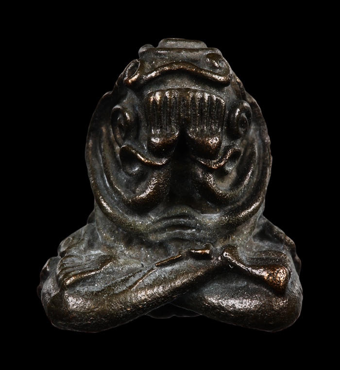 พระปิดตายันต์ยุ่ง หลวงปู่คร่ำ ยโสธโร วัดวังหว้า ระยอง เนื้อนวะโลหะ (01)