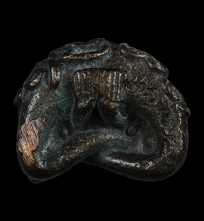 พระปิดตายันต์ยุ่ง หลวงปู่คร่ำ ยโสธโร วัดวังหว้า ระยอง เนื้อนวะโลหะ (01)