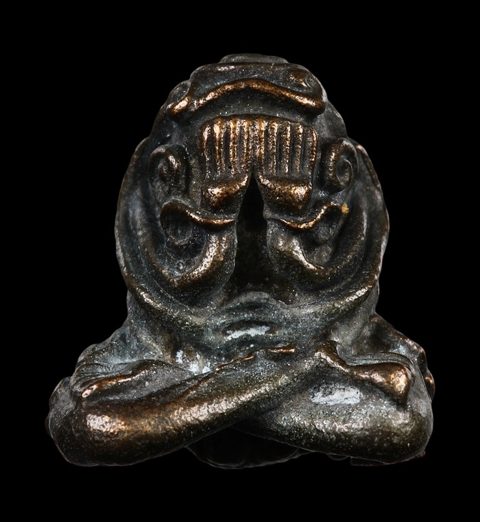 พระปิดตายันต์ยุ่ง หลวงปู่คร่ำ ยโสธโร วัดวังหว้า ระยอง เนื้อนวะโลหะ (02) 