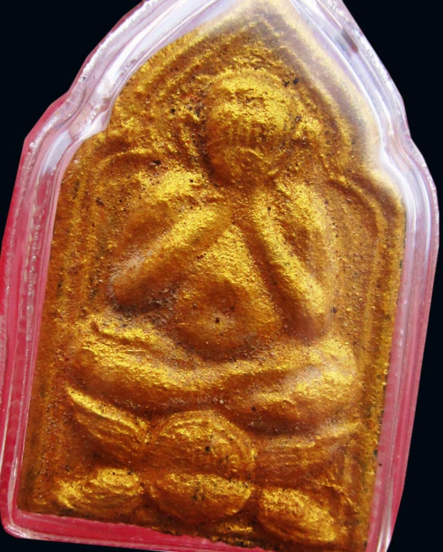 พระปิดตาห้าเหลี่ยม เนื้อดำทาทอง หลวงปู่บัว ถามโก วัดศรีบุรพาราม รุ่น ที่ระลึกหล่อรูปเหมือน ปี ๒๕๔๑