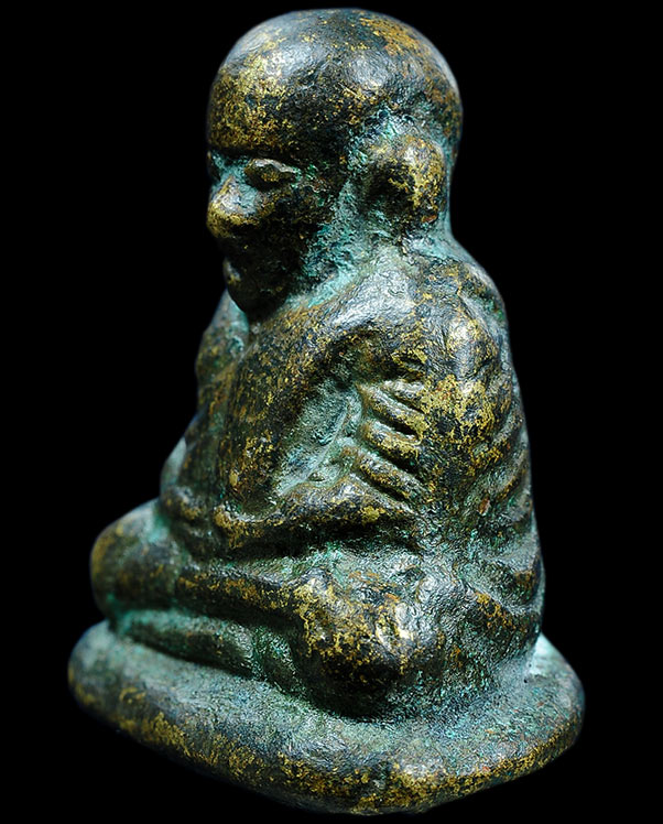 หลวงพ่อเงิน วัดบางคลาน จังหวัด พิจิตร รุ่นปืนแตก พิมพ์นิยมเศียรโต ปี ๒๕๒๘ (๒)