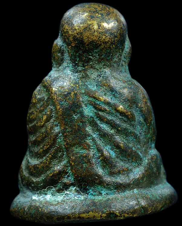 หลวงพ่อเงิน วัดบางคลาน จังหวัด พิจิตร รุ่นปืนแตก พิมพ์นิยมเศียรโต ปี ๒๕๒๘ (๒)