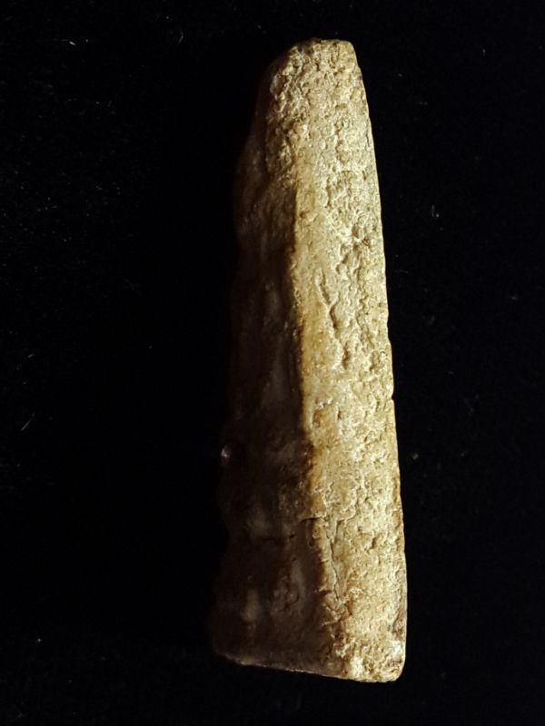 พระกรุวัดสามปลื้ม พิมพ์สามเหลี่ยม