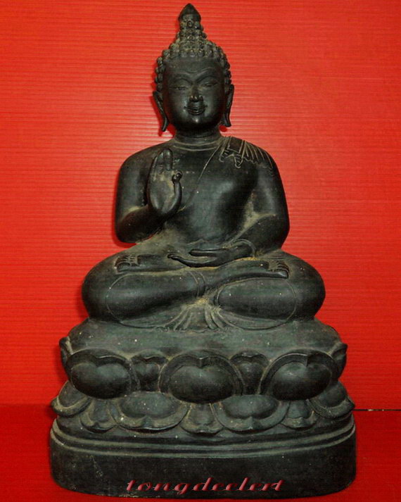 พระบูชาศิลปะเชียงแสน ปางประทานพร สวยมากค่ะ