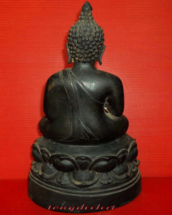 พระบูชาศิลปะเชียงแสน ปางประทานพร สวยมากค่ะ