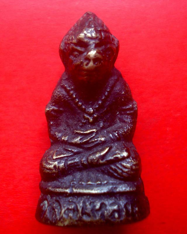 หนุมานหลวงปู่เม้า วัดสี่เหลี่ยม จ.บุรีรัมย์ 