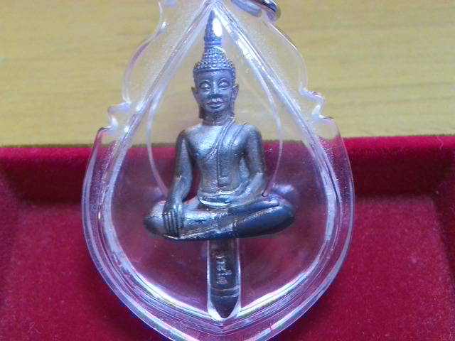 พระยอดธง ลพ.พระใส เนื้อนวะ รุ่นบารมีพ่อ