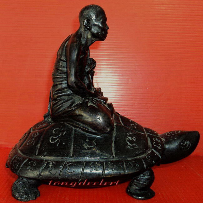 รูปเหมือนบูชาหลวงปู่หลิวนั่งเต่า รุ่นแรก เสาร์ 5 วัดไร่แตงทอง ปี 2535 หายาก สวยสมบูรณ์มากค่ะ