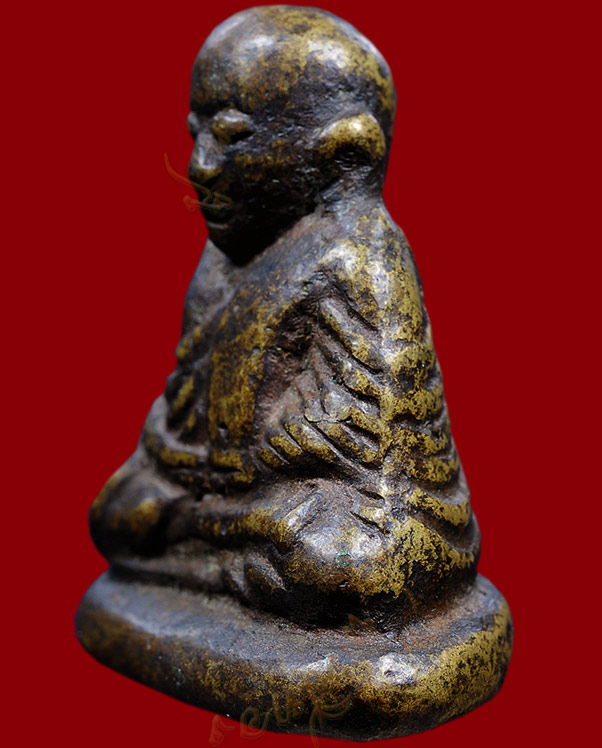 หลวงพ่อเงิน วัดบางคลาน จังหวัด พิจิตร รุ่นปืนแตก พิมพ์นิยมเศียรกลม ปี ๒๕๒๘ (๑) 