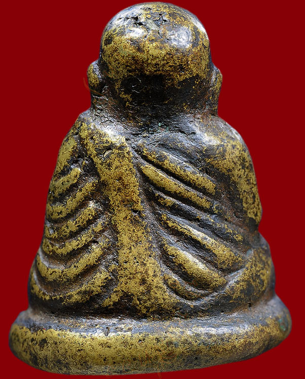 หลวงพ่อเงิน วัดบางคลาน จังหวัด พิจิตร รุ่นปืนแตก พิมพ์นิยมเศียรกลม ปี ๒๕๒๘ (๑) 