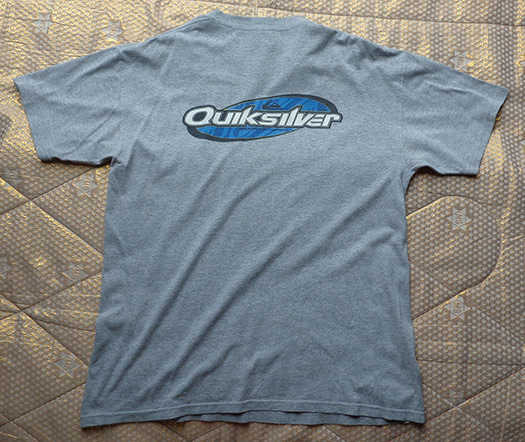 เสื้อยืด QUIKSILVER ของแท้ เบอร์ L ตัวนี้ มีลายหน้า-หลัง สวยเทพ ตัวนี้ made in เม็กซิโก (โรงงานที่ได