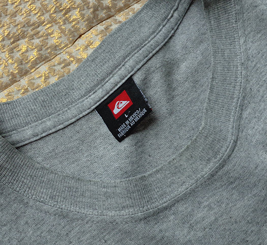เสื้อยืด QUIKSILVER ของแท้ เบอร์ L ตัวนี้ มีลายหน้า-หลัง สวยเทพ ตัวนี้ made in เม็กซิโก (โรงงานที่ได