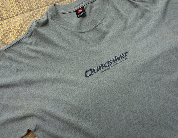 เสื้อยืด QUIKSILVER ของแท้ เบอร์ L ตัวนี้ มีลายหน้า-หลัง สวยเทพ ตัวนี้ made in เม็กซิโก (โรงงานที่ได