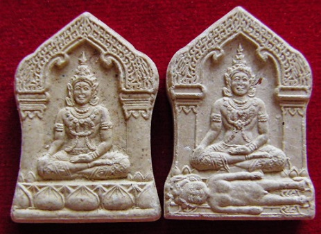 พระขุนแผน เนื้อหอม สร้างจาก ดอกกุหลาบ แรกแย้ม108เจ้าของ หลวงพ่ออุ้น วัดตาลกง เพชรบุรี ปี44 2องค์