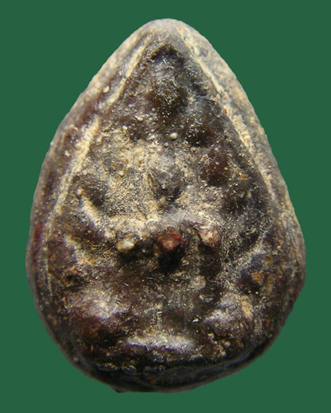 พระกลีบบัว เนื้อตะกั่วสนิมแดง กรุวัดสุวรรณ จ.อ่างทอง 