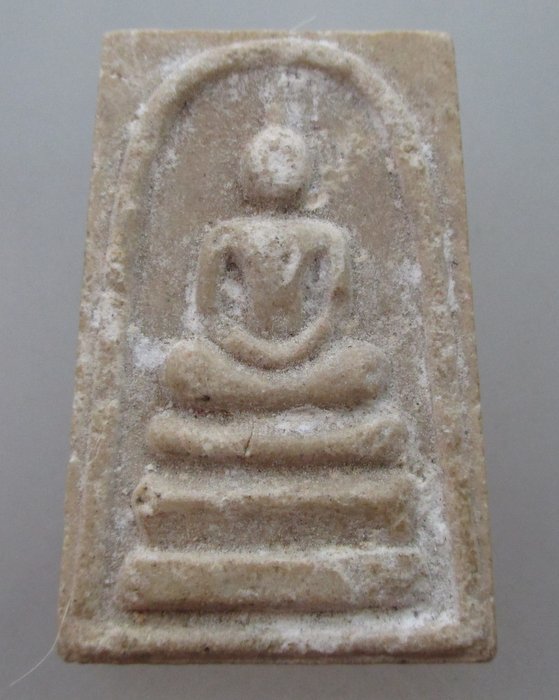 ๒๐ บาท... พระสมเด็จท่านเจ้าคุณบุญส่ง ผสมเกศา ไม่ทราบที่ครับ