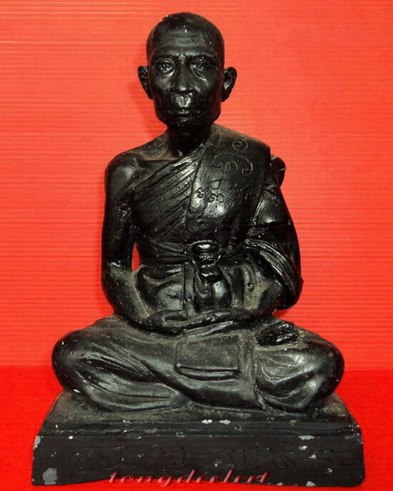 รูปเหมือนบูชาหลวงปู่หลิว วัดไร่แตงทอง รุ่น 84 ปี เนื้อปูน มีรอยจาร หายาก สวยมากค่ะ