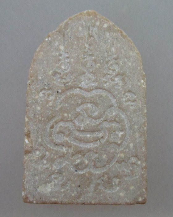 ๒๐ บาท...พระเนื้อผงไม่ทราบที่ครับ