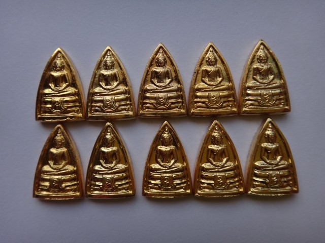 หลวงพ่อโสธรจิ๋ว หลวงปู่วิเวียรวัดดวงแข 10องค์เคาะเดียว350