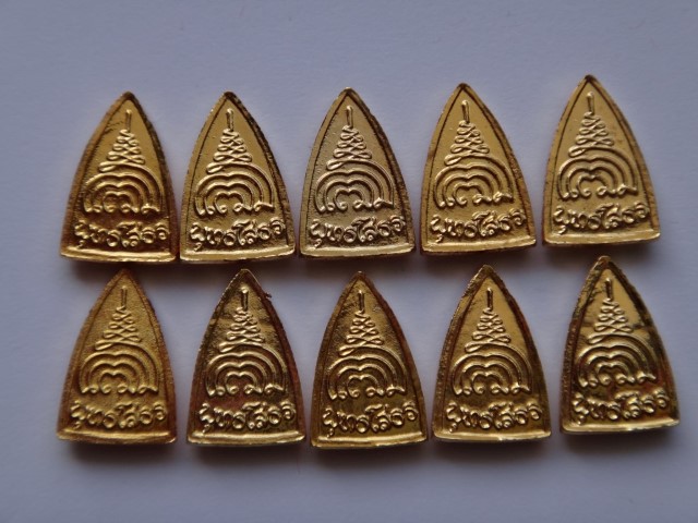 หลวงพ่อโสธรจิ๋ว หลวงปู่วิเวียรวัดดวงแข 10องค์เคาะเดียว350