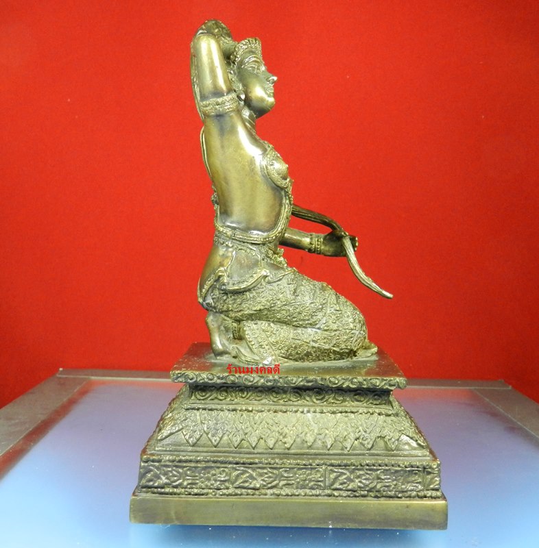 พระแม่ธรณี เนื้อโลหะรมมันปู ฐานกว้าง 3.5 นิ้ว หลวงปู่คีย์ วัดศรีลำยอง จ.สุรินทร์ ปี51 No.134