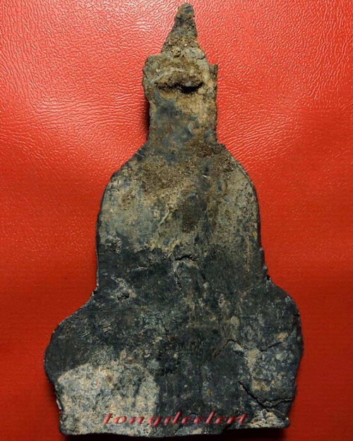 พระท่ากระดานหูช้างตัดชิด กรุวัดเทวสังฆาราม(วัดเหนือ) จ.กาญจนบุรี เนื้อตะกั่วสนิมแดงปิดทองเดิมค่ะ