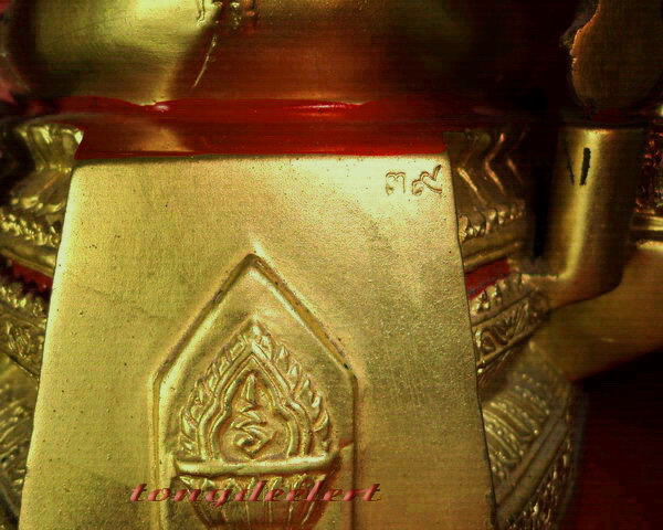 พระพุทธชินราชบูชา ปิดทอง ฐานสูง สวยมากค่ะ
