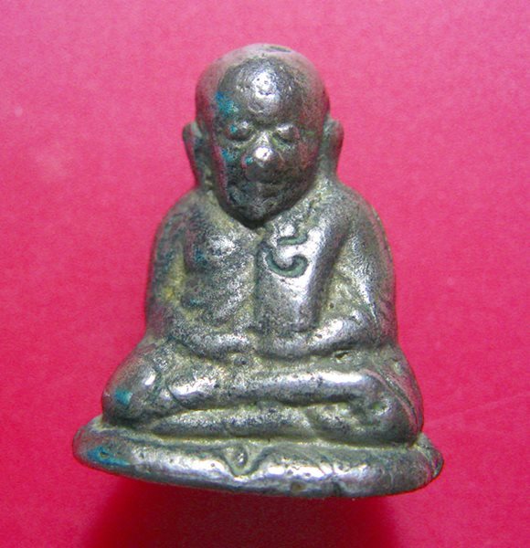 หลวงพ่อเงิน รุ่นปืนแตก เนื้อเงิน โค็ตช พระอาจารย์เชื้อ 