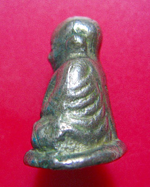 หลวงพ่อเงิน รุ่นปืนแตก เนื้อเงิน โค็ตช พระอาจารย์เชื้อ 