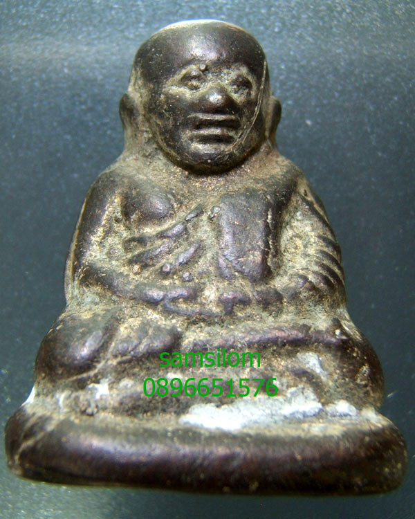 หลวงพ่อเงินวัดบางคลาน รุ่นปืนแตก พิมพ์นิยมสนิมดำใหญ่