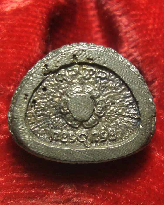 รูปหล่อ เนื้อเงิน อายุครบ 6 รอบ หลวงพ่อเกษม สุสานไตรลักษณ์ 2526